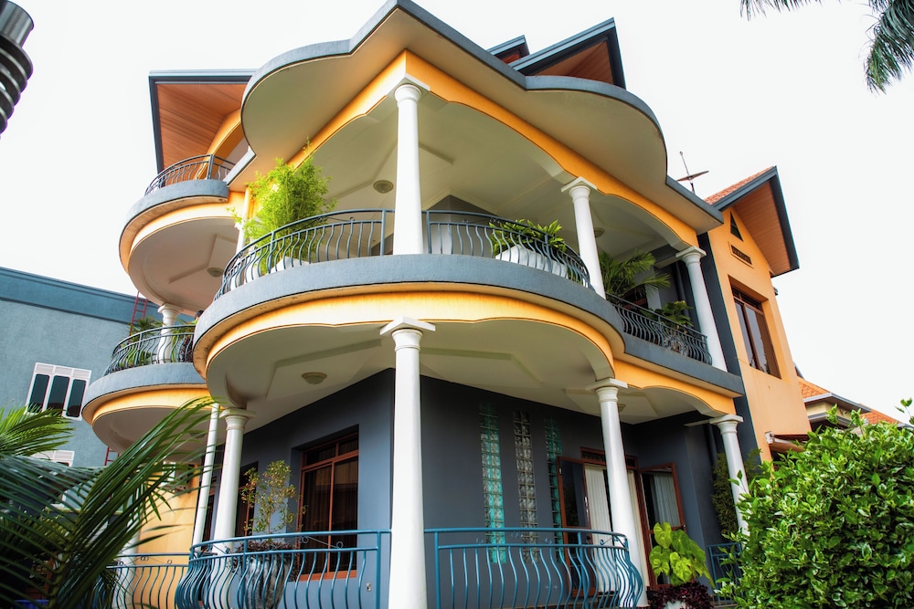 The Vibrant Loadge - carbon neutral hotel in Kigali