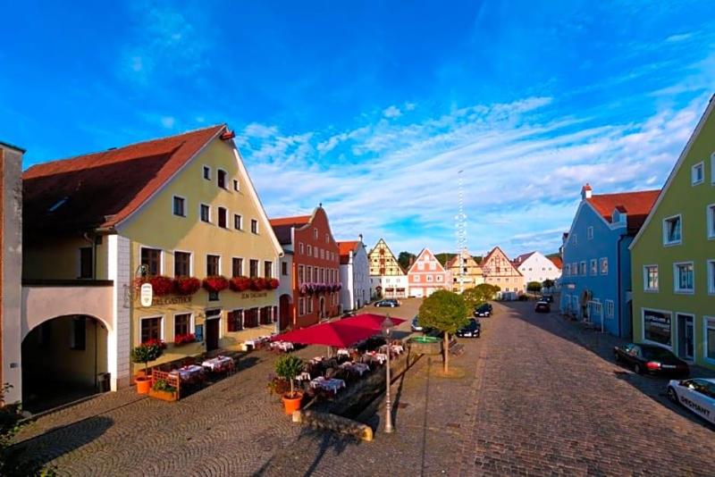 Zum Dallmayr Hotel Garni — Berching