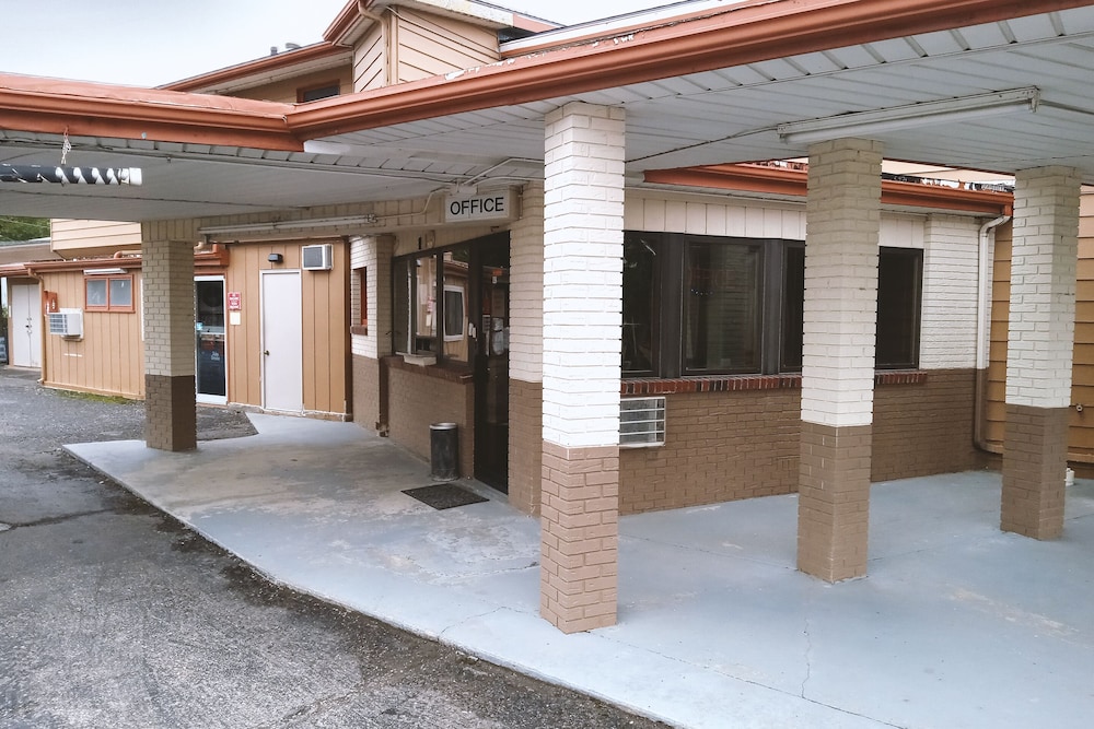 Blue Way Inn And Suites Winfield - photo 16