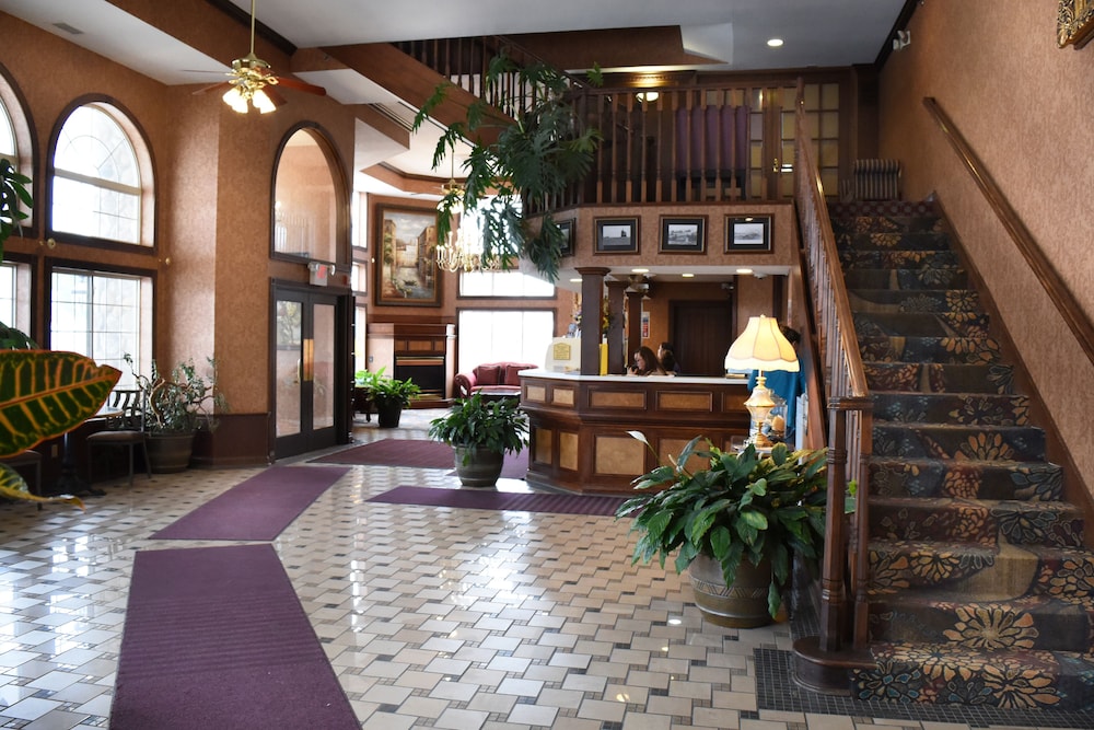 Hamilton Inn Select Beachfront Mackinaw City - photo 37