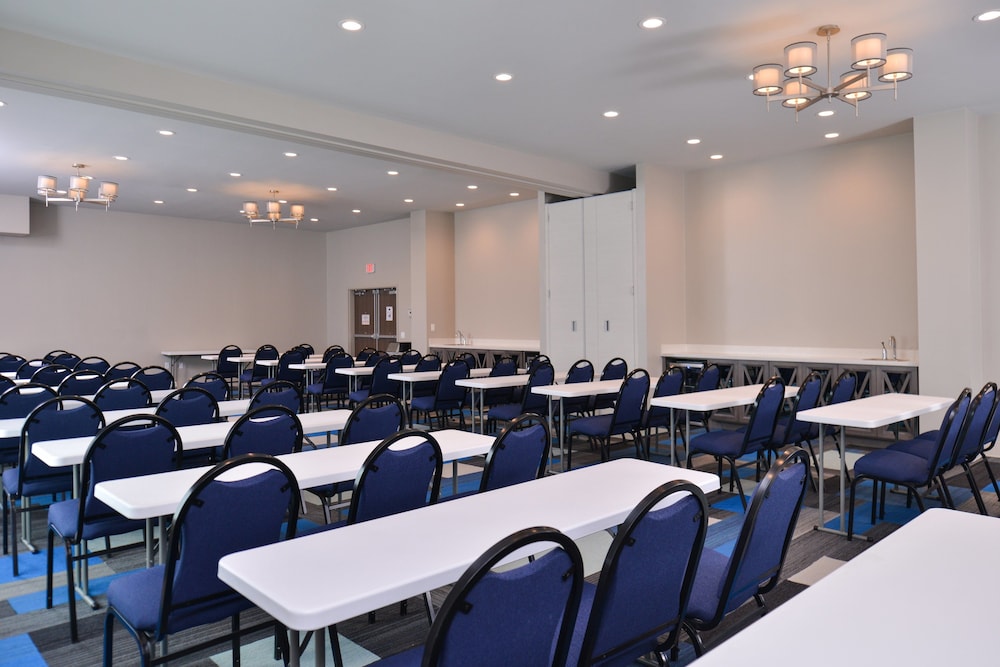 Holiday Inn Express & Suites Houston E Pasadena by IHG - photo 41