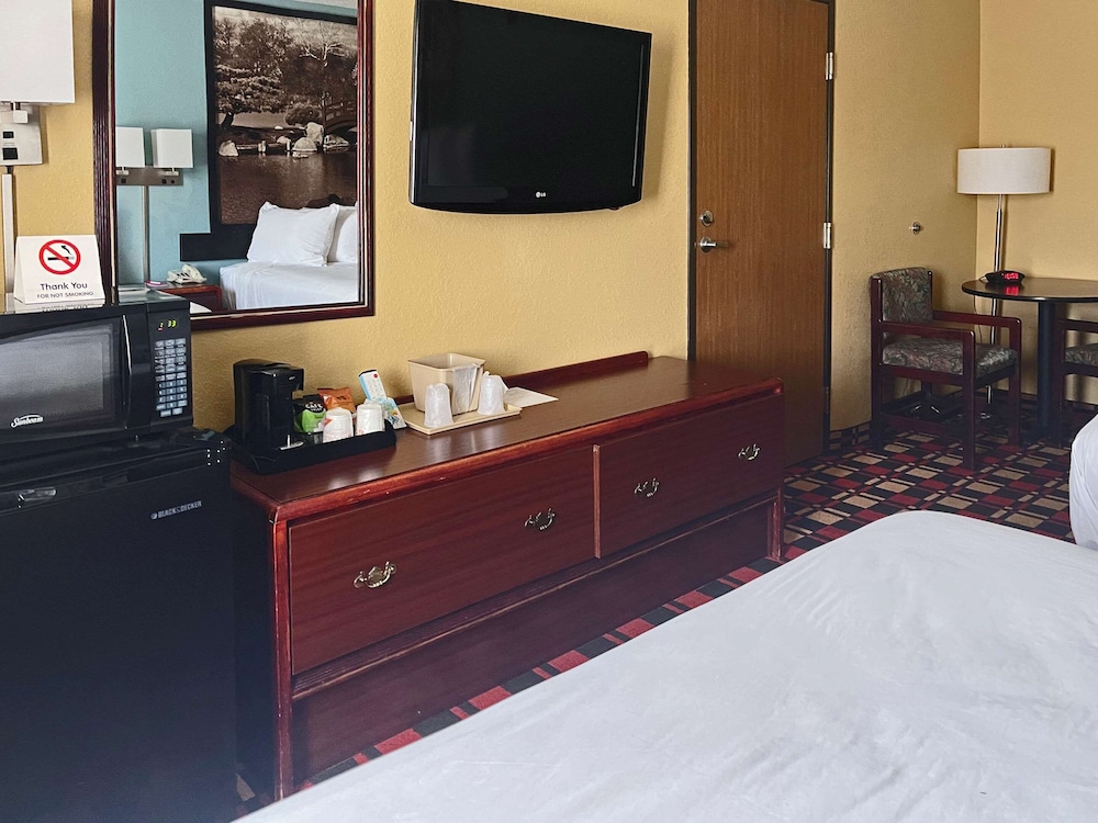 Econo Lodge Chillicothe - photo 28