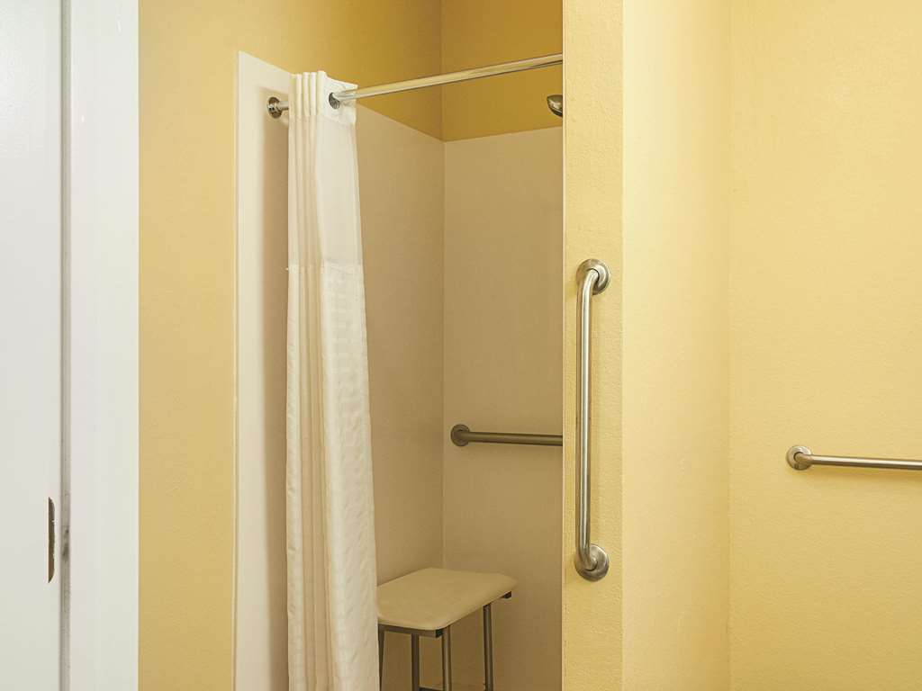 La Quinta Inn & Suites by Wyndham Slidell North Shore Area - photo 22
