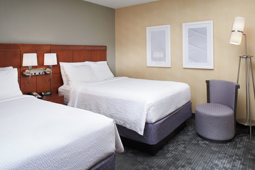 Courtyard by Marriott Rockford - photo 8