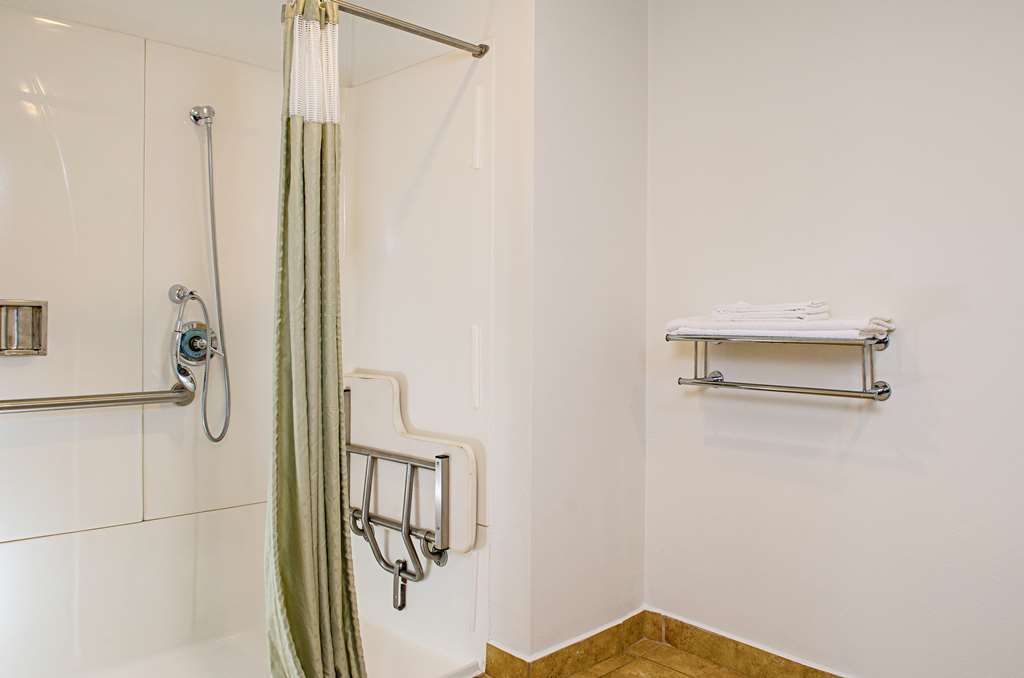 Motel 6 Modesto CA Downtown - photo 24