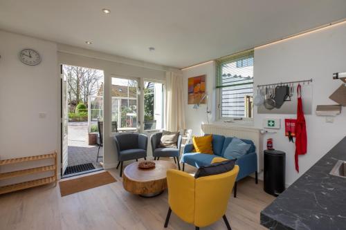 Welcome in Vakantiehuis Middelburgsestraat 61a Koudekerke 'Villa Querina' — 4-Star Luxury Hotel in Koudekerke, Netherlands