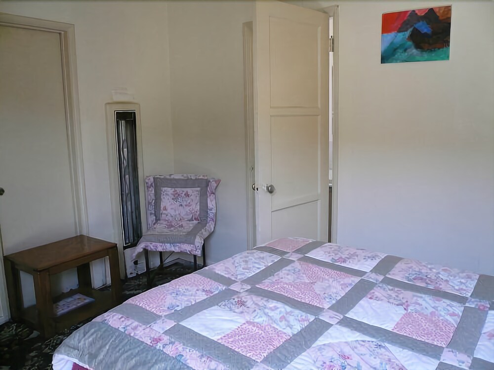Pavilions Motel - photo 5