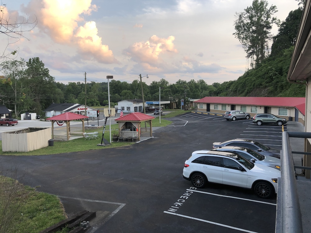 Ellijay Inn - photo 27