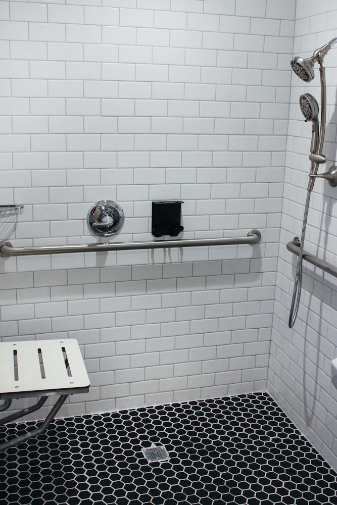 Signature Inn Oakland - photo 59
