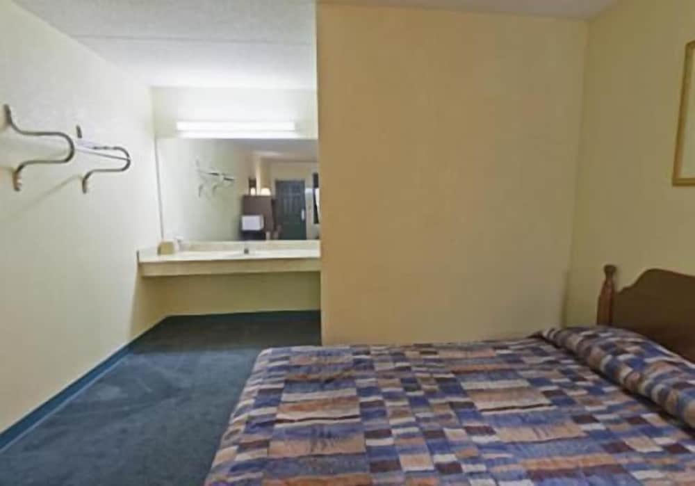 Americas Inn - photo 21
