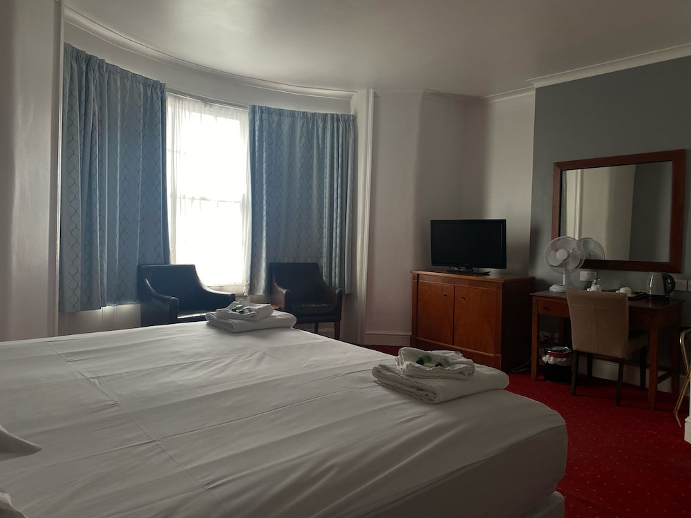 The Beach Hotel — Brighton — photo 4
