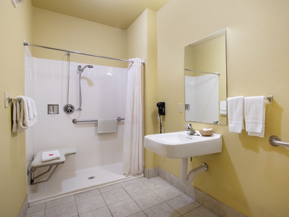 Oyo Hotel Valley View Tx I 35 - photo 17