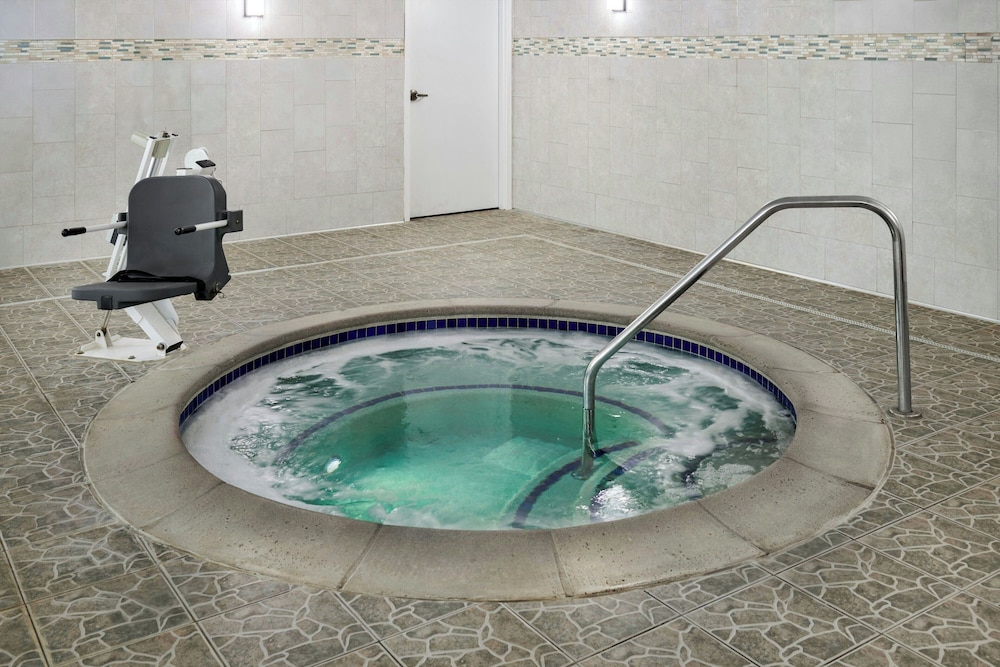TownePlace Suites by Marriott Detroit Troy - photo 32