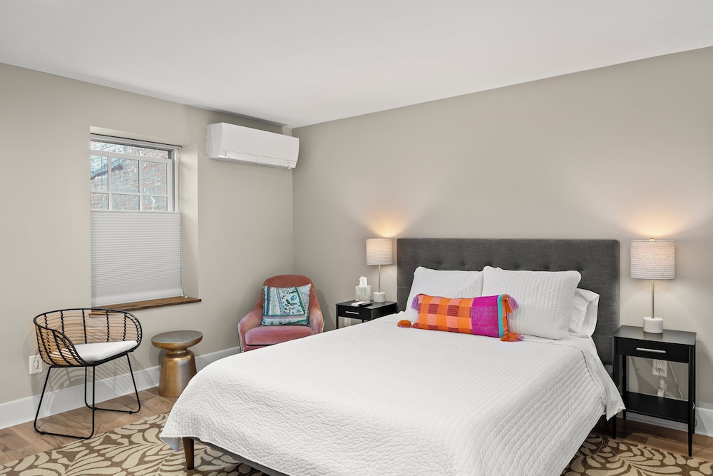 Howard Hotel - photo 14
