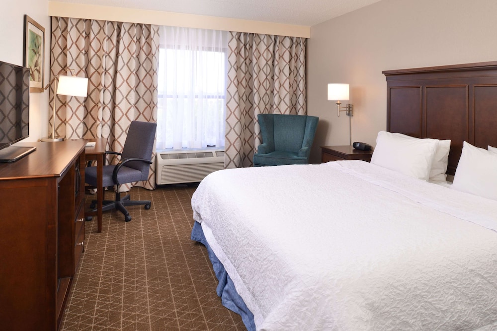 Hampton Inn & Suites Pueblo Southgate - photo 21