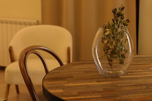 Central and Comfy Tbilisi 1BR Apartment by Wehost
