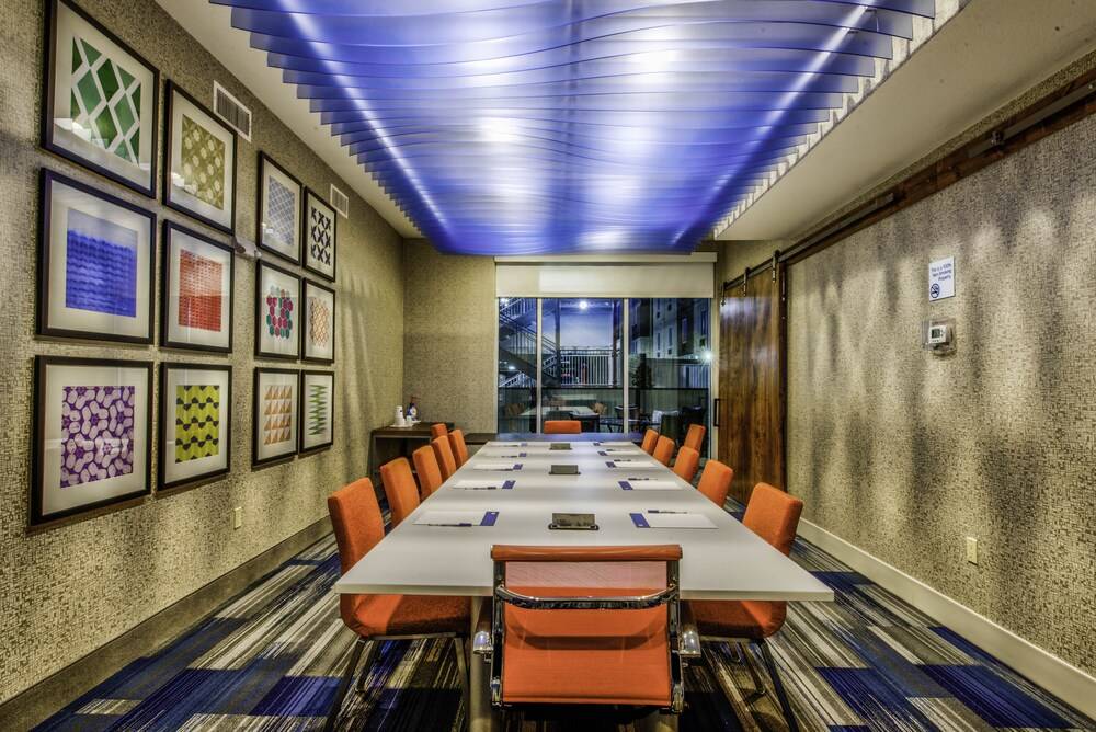 Holiday Inn Express & Suites Dallas NW Farmers Branch by IHG - photo 40