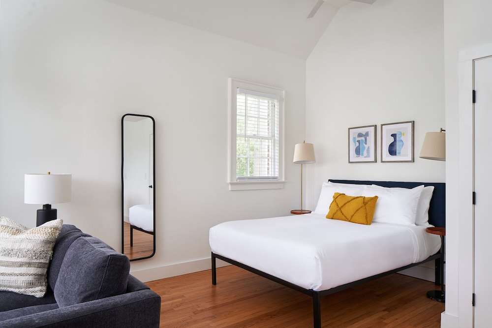 Kasa Studio Revival Atlanta - photo 2