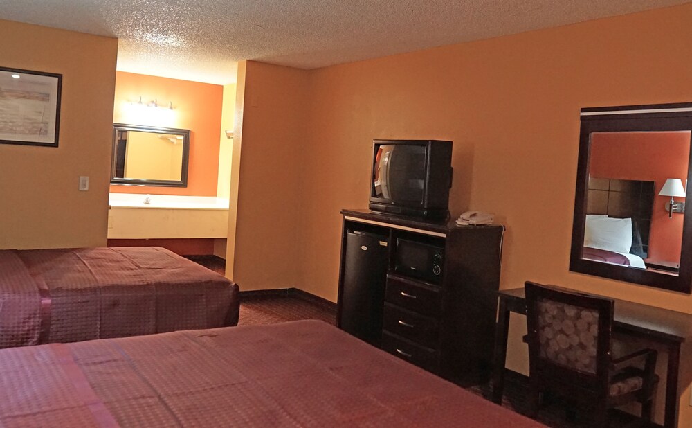 Travel Plaza Inn - photo 22