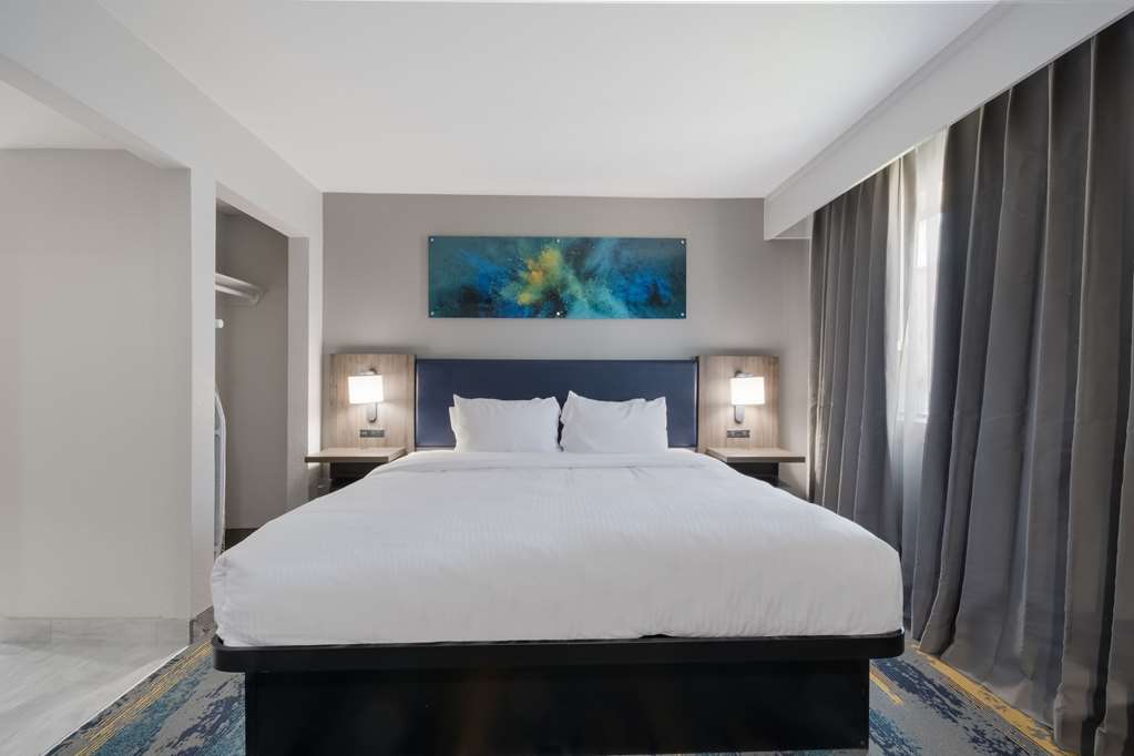 Clarion Pointe OKC Airport - photo 35