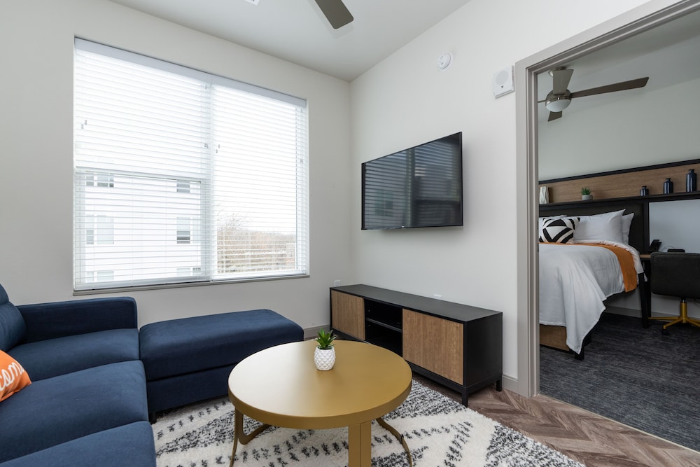 Yugo Guest Suites - photo 10