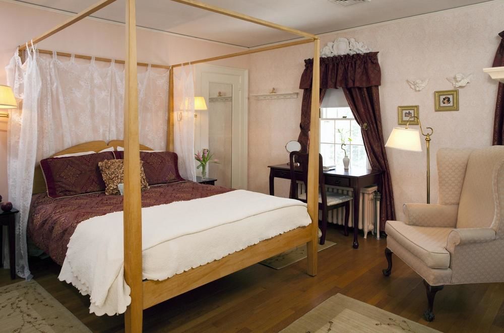 Applegate Inn - photo 6