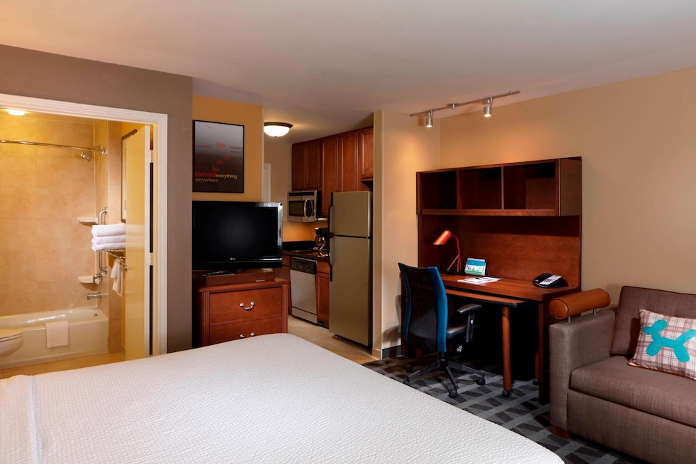 TownePlace Suites by Marriott Houston North Shenandoah - photo 5