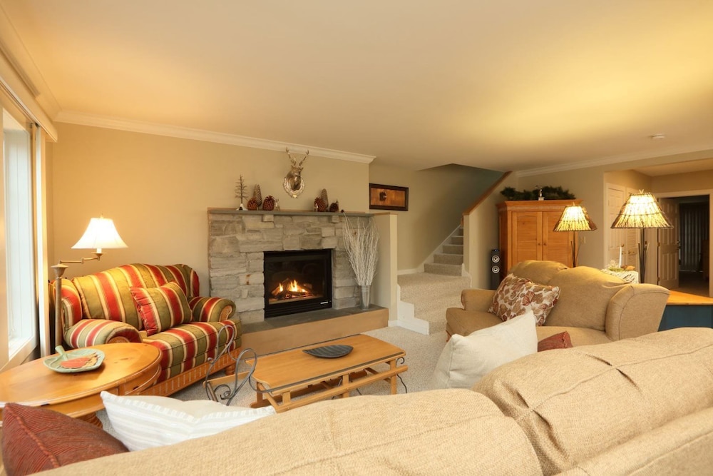 Upscale 3BR Topnotch Overlook - featured photo