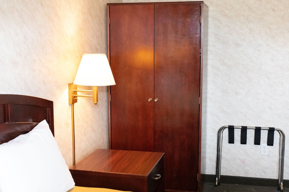 Colfax Inn - photo 45