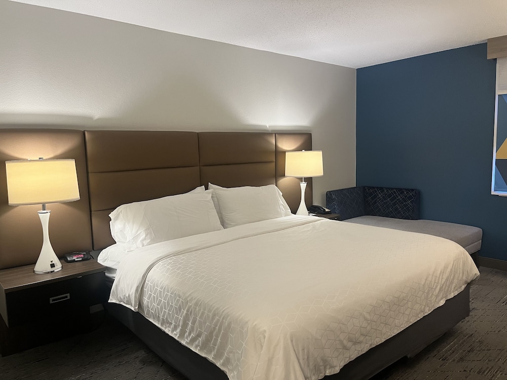 Holiday Inn Express Hotel & Suites St. Paul Woodbury by IHG - photo 19