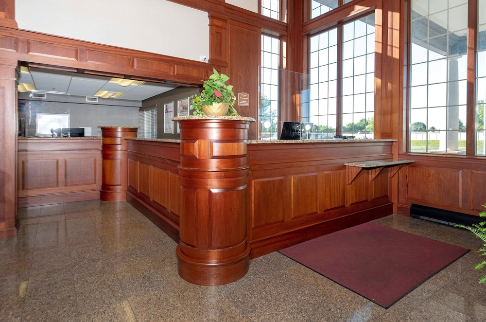 Red Roof Inn & Suites Wilmington New Castle - photo 2