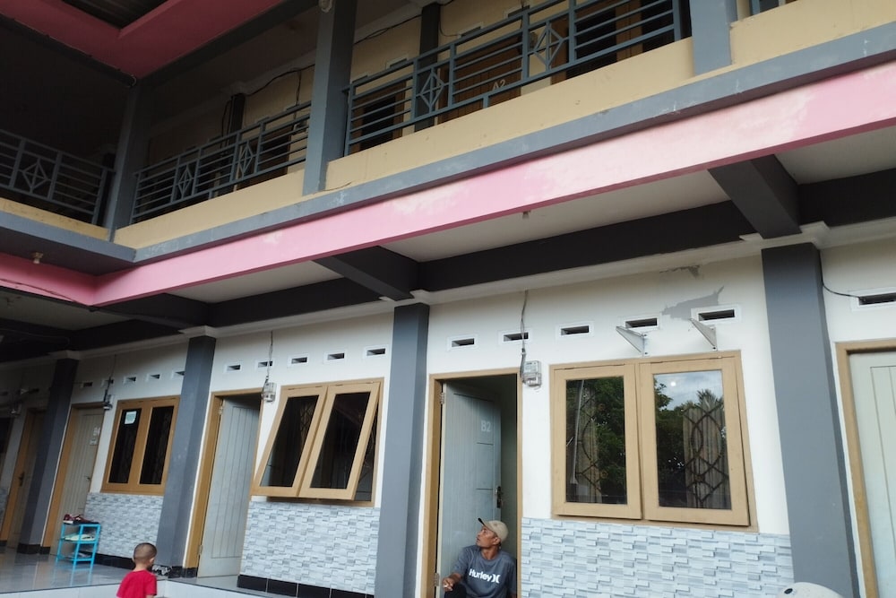 OYO Life 93403 Penginapan Adinda in Mataram, Indonesia