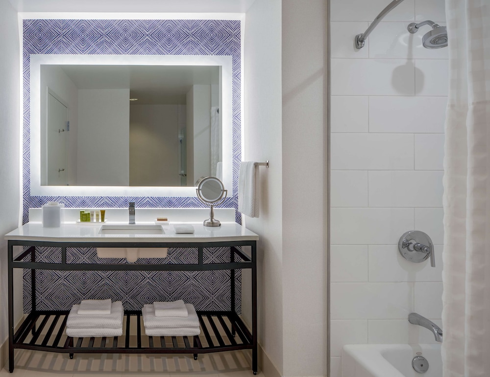 Hilton Richmond Downtown - photo 30