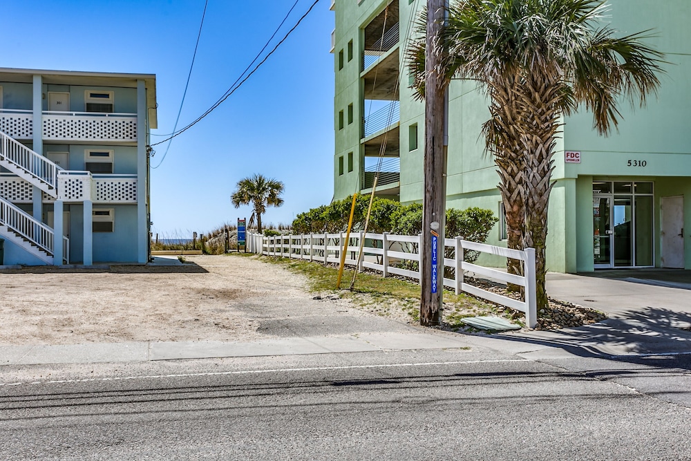 Together Resorts Cherry Grove Resort at 5401 A N Ocean Blvd - photo 42