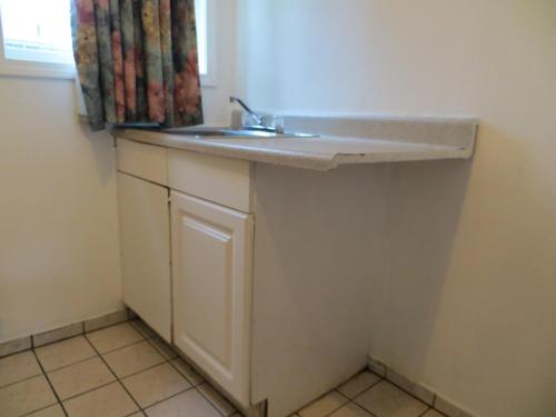 Madison Suites Motel - photo 46