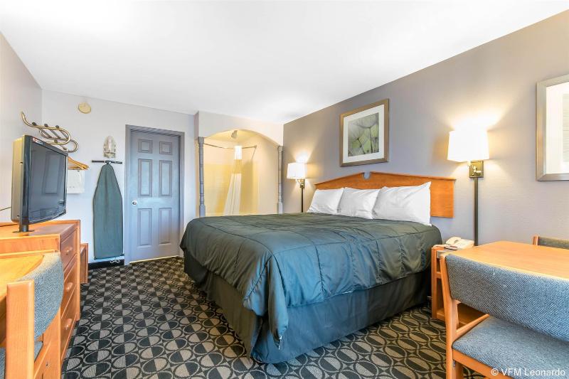 Studio 6 Suites Louisville KY Airport Expo Center - photo 11