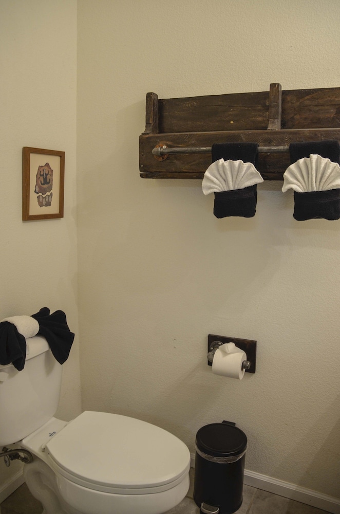 The Woolly Bugger Inn - photo 129