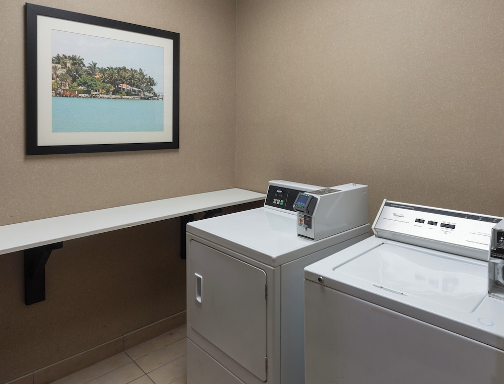Holiday Inn Express Miami Airport Blue Lagoon Area by IHG - photo 29