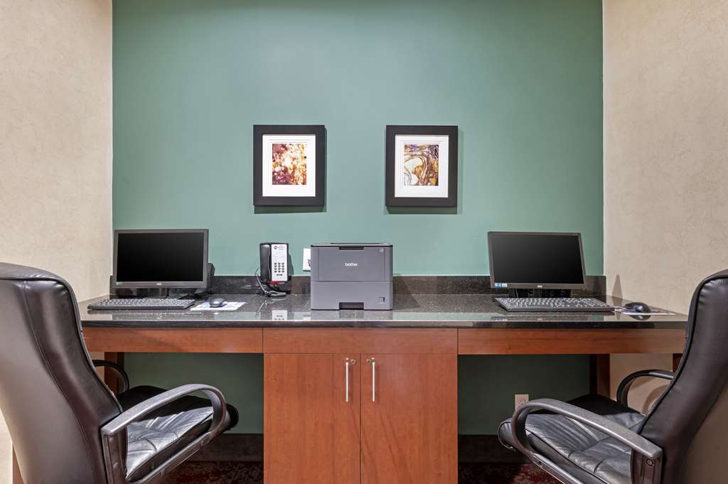 Best Western Plus Howe Inn - photo 38