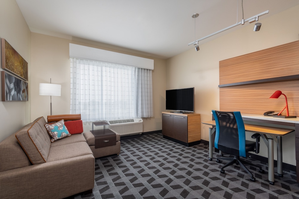 TownePlace Suites by Marriott Indianapolis Airport - photo 30