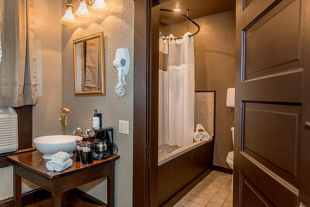 Basin Park Hotel and Spa - photo 18