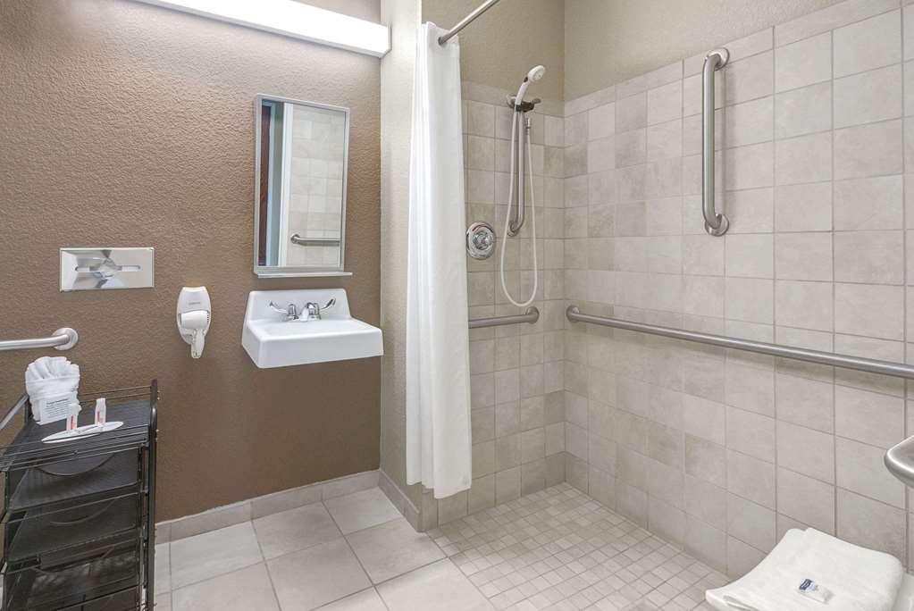 Microtel Inn & Suites by Wyndham Williston - photo 14