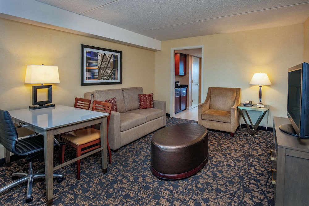 Embassy Suites by Hilton Boston Waltham - photo 38