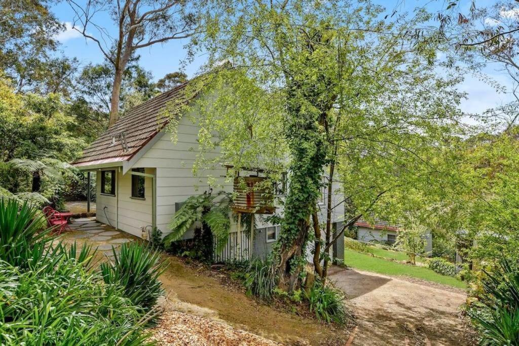 Banksia Cottage pretty cottage with garden — 4-Star Luxury Hotel in Leura, Australia