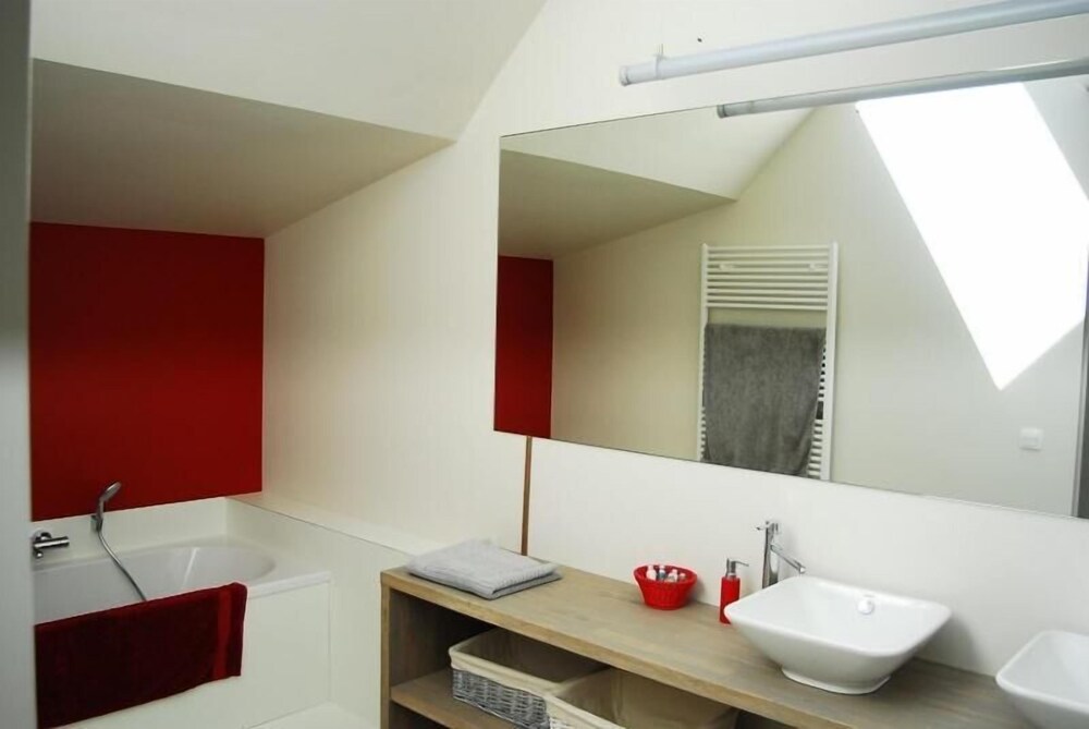 B&B Het Schaliënhof — 4-Star Luxury Hotel in Veurne, Belgium