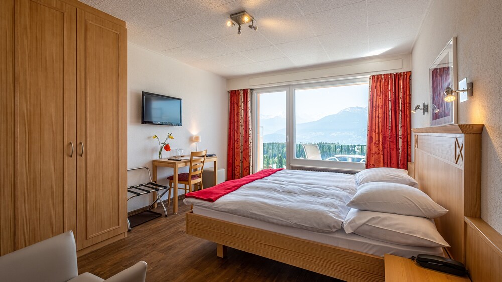 Hôtel Splendide - carbon neutral hotel in Montana