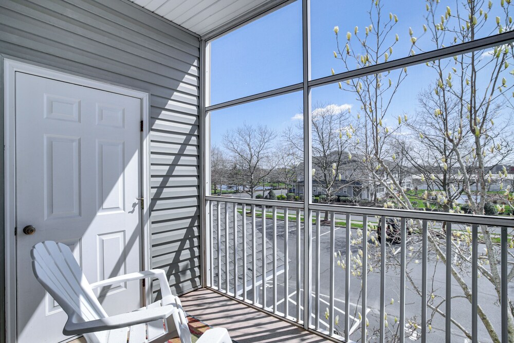 Community Pool & Private Balcony: Chic Lewes Gem — 4-Star Luxury Hotel in Rehoboth Beach, United States