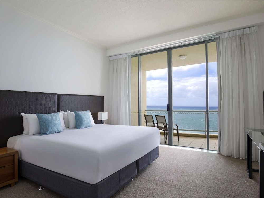Mantra Sun City — 4-Star Luxury Hotel in Surfers Paradise, Australia