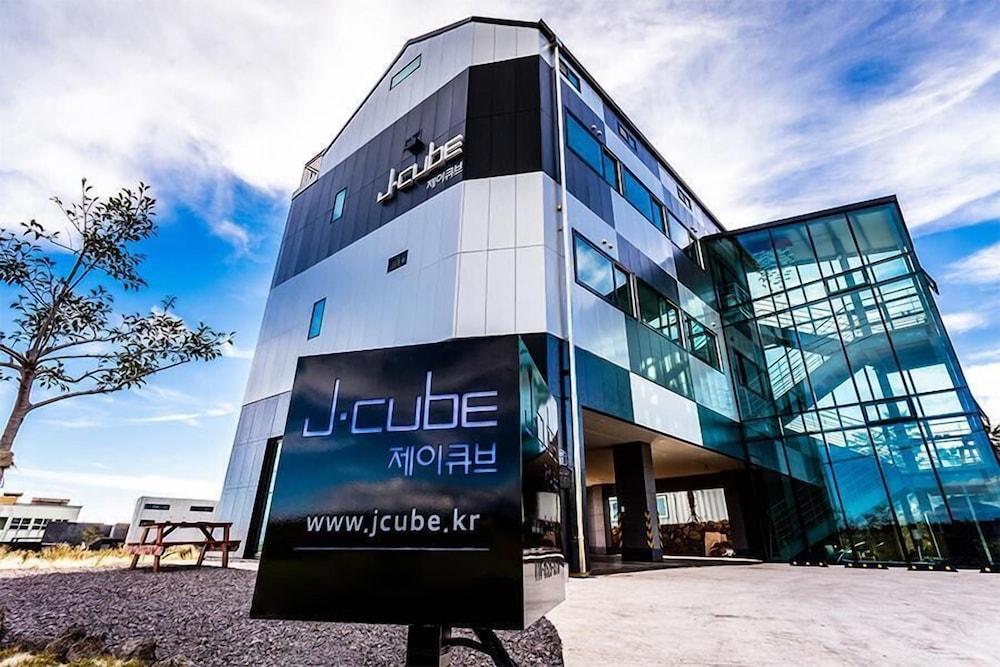 J Cube - carbon neutral hotel in Seogwipo