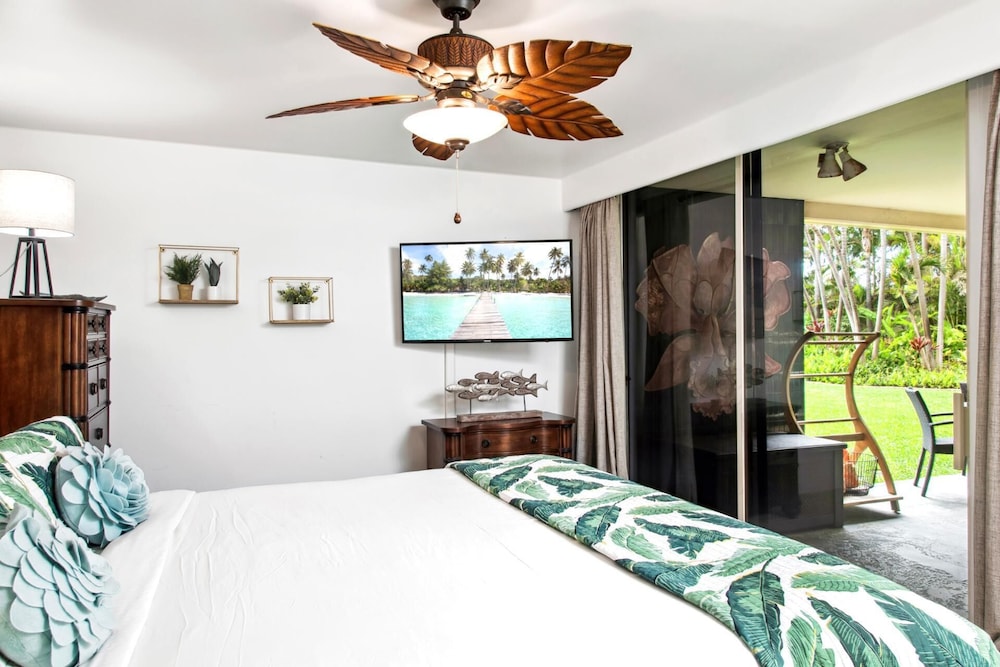 K B M Resorts POL 109 Expansive 2Bd ocean front resort easy access steps to beach - photo 5